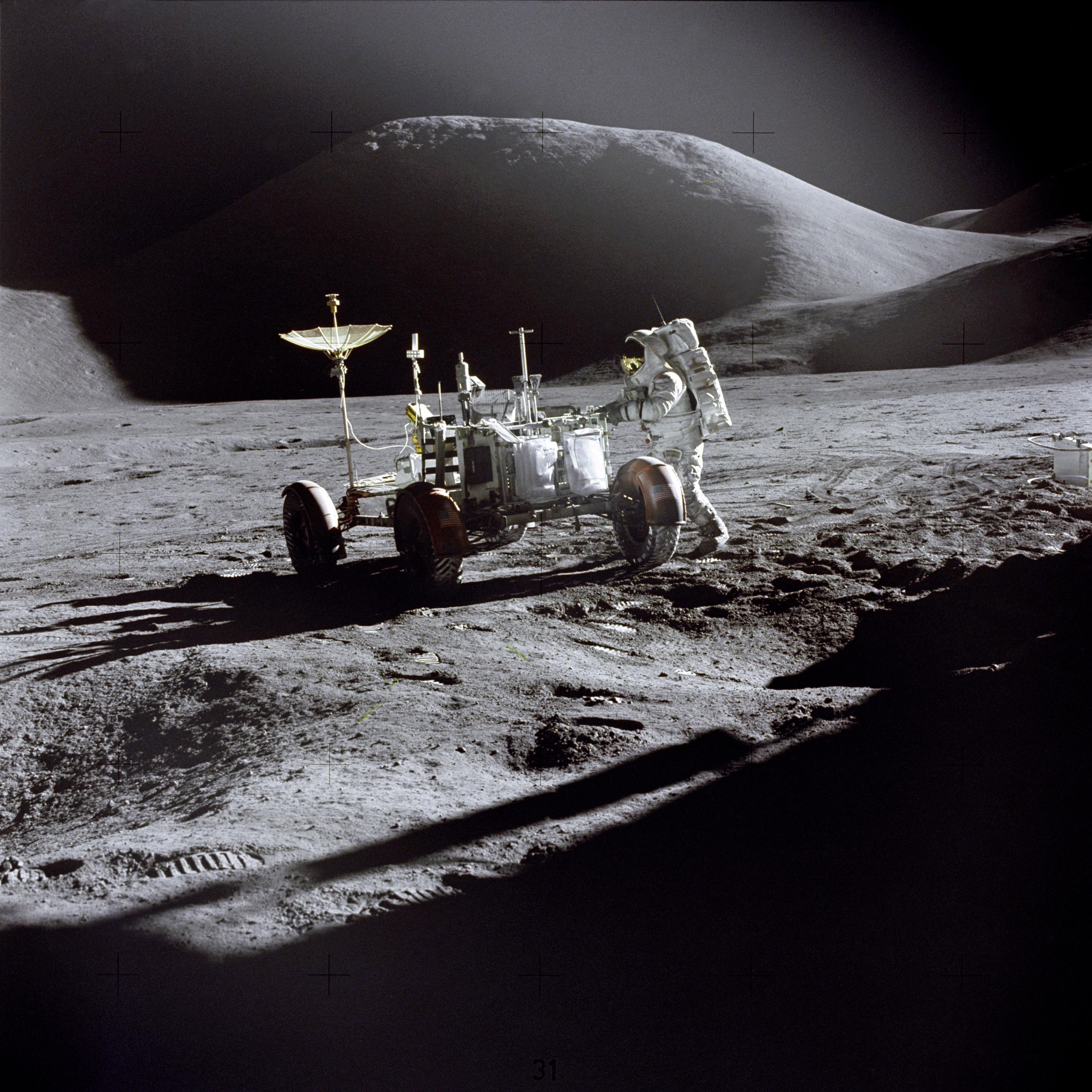 Astronautes de la mission Apollo se posant sur la lune.