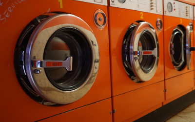 Machines à laver alignées