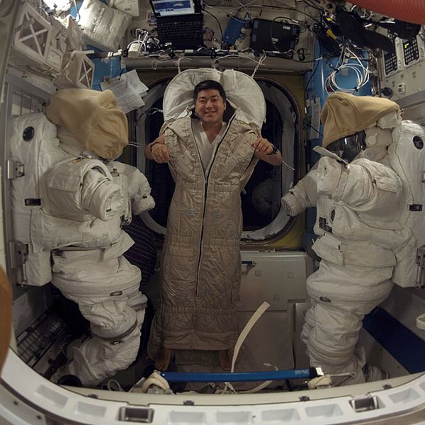 L’astronaute Daniel Tani à bord de la Station spatiale internationale