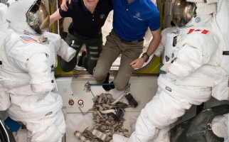 Les astronautes Anne McClain et David Saint-Jacques