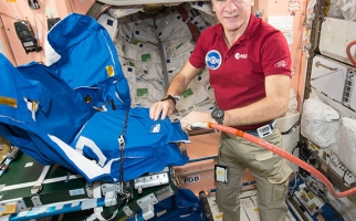 Vêtements de radioprotection à bord de la Station spatiale internationale