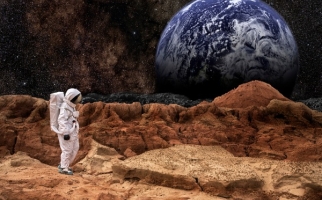 Astronaute sur Mars avec la Terre en arrière-plan