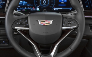 Volant et tableau de bord d'une Cadillac Escalade 2021