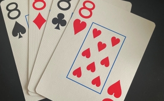 Les quatre 8 dans un jeu de cartes standard