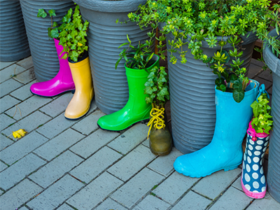 Upcycled rubber boots (Pusteflower9024, iStockphoto)
