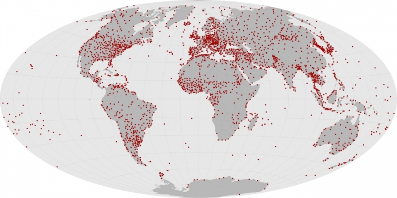 Map showing 6 300 weather stations around the world used to collect data