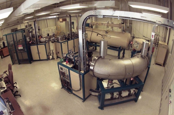 Un spectromètre de masse par accélérateur au Laboratoire national Lawrence-Livermore, en Californie