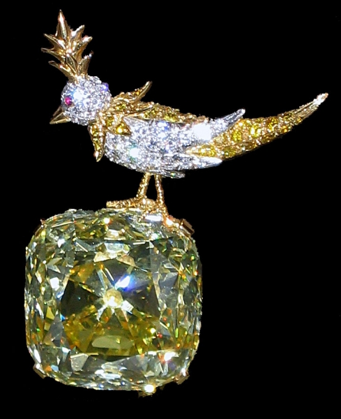 Le diamant Tiffany (ici, avec oiseau en pierres précieuses)