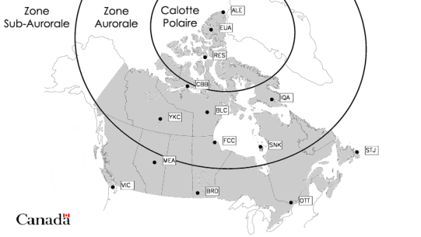 Carte en noir et blanc du Canada avec trois cercles concentriques dont le centre est le pôle Nord.
